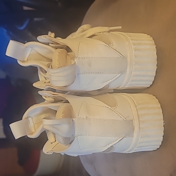 H&M white/grey leather/suede sneaker sz 8.5 - Picture 2 of 4